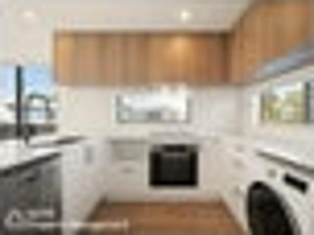 Townhouse for rent in Otakou