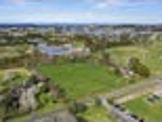 Land for sale in Paremoremo, Oroua County