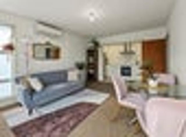 Apartment for sale in Chaslands, Canterbury
