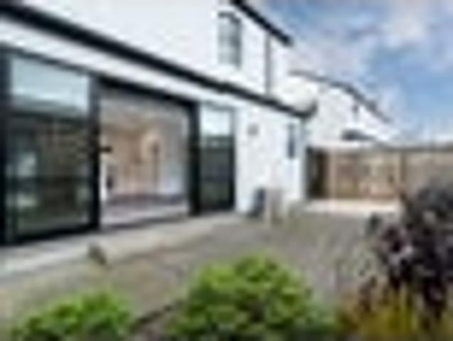 Townhouse for sale in Heathcote, Canterbury