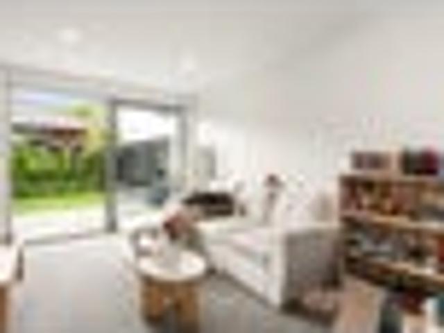 Apartment for sale in Chaslands, Canterbury