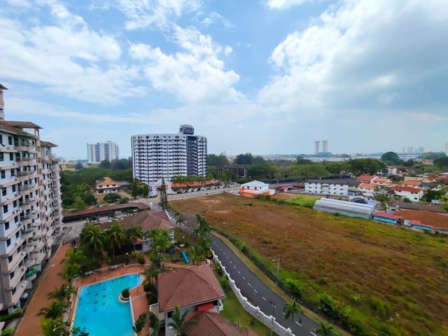 Condominium for sale in Malaka