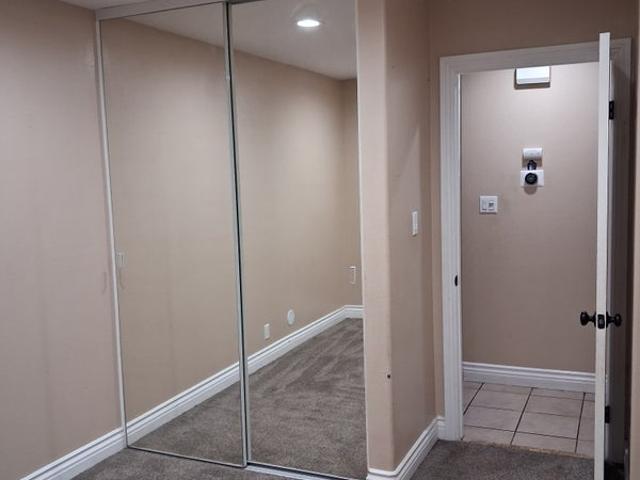 Room for rent in White Oak, Simi Valley