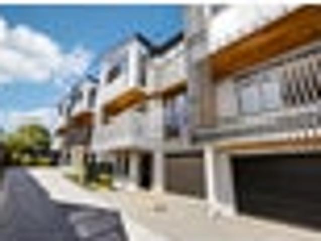 Townhouse for sale in Auckland, Oroua County