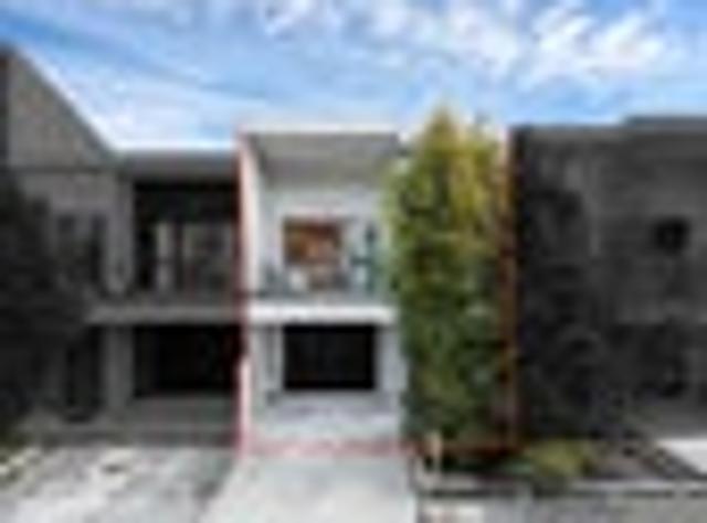 Townhouse for sale in Paremoremo