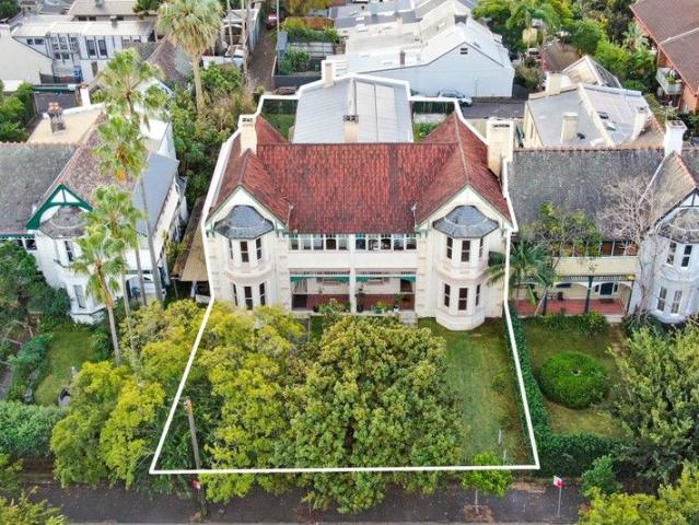House for sale in Glebe