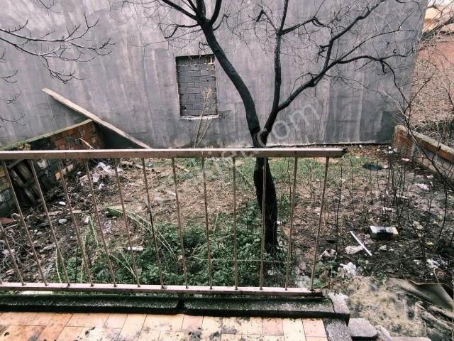 Akhisar, Manisa içerisinde satılık mülk