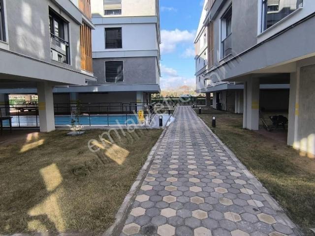 Akhisar, Manisa içerisinde satılık mülk