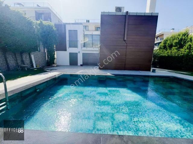 Yelki, Güzelbahçe içerisinde kiralık Villa