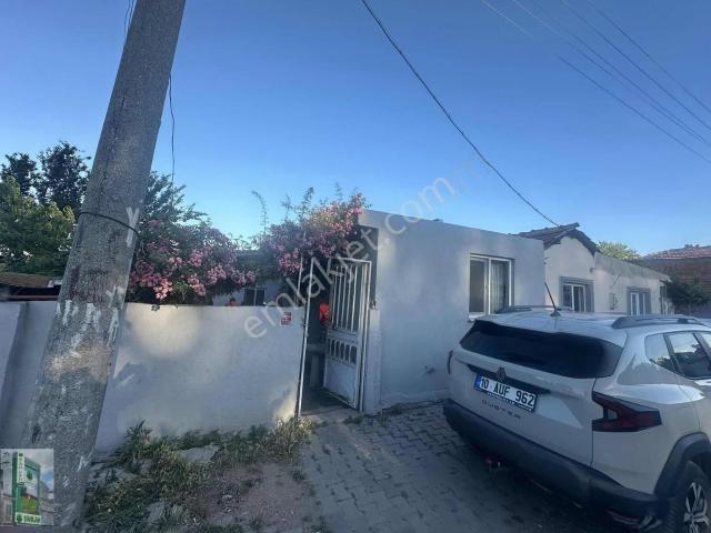 Hasanbey, Gönen içerisinde satılık Villa