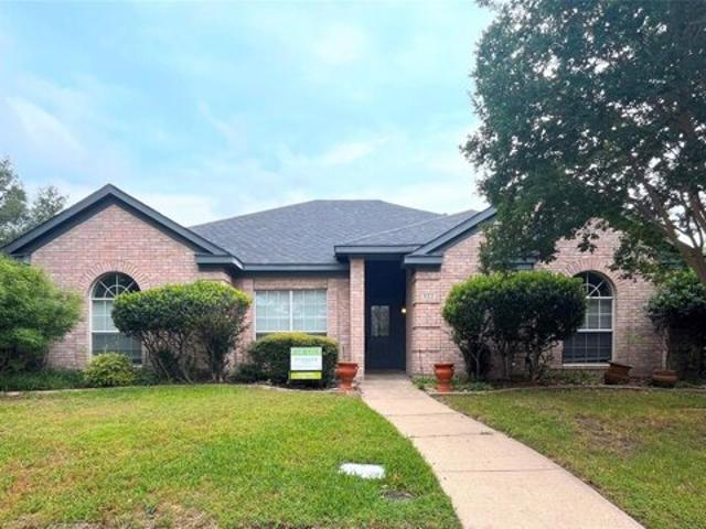 House for sale in Allen