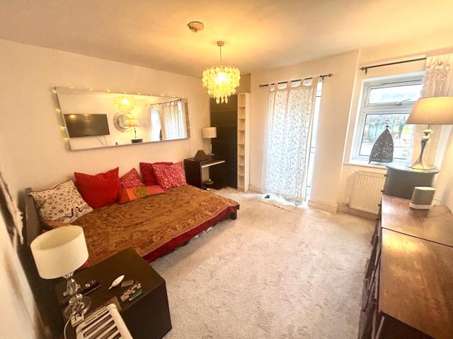 Room for rent in Colney Hatch, Isle Of Man