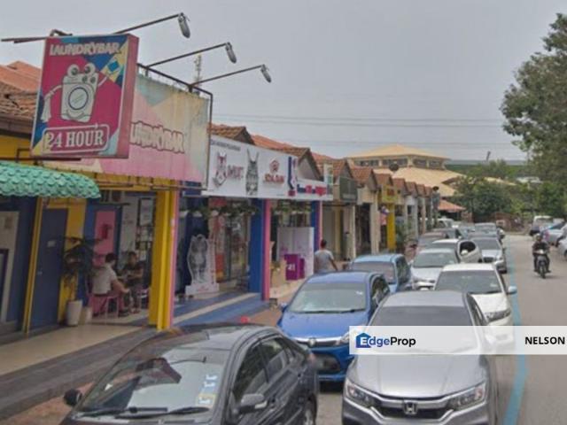 Shop for sale in Petaling, Damansara Damai