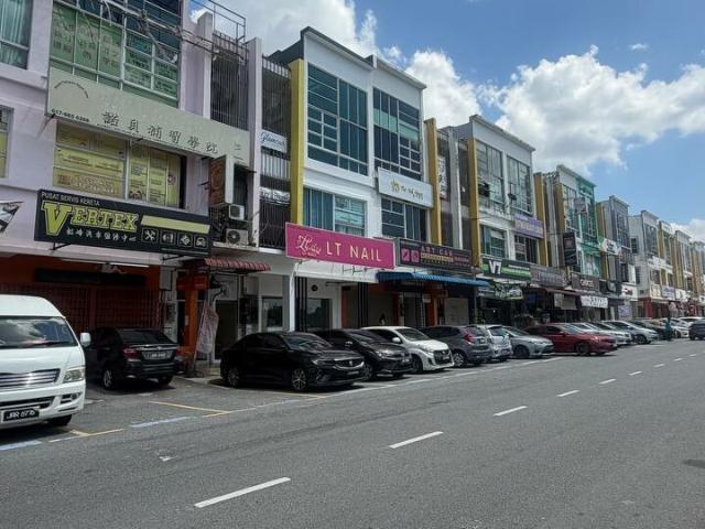 Shop for rent in Bukit Ledang, Johor