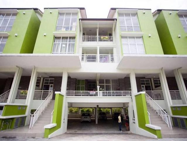 Townhouse for sale in Petaling, Damansara Damai
