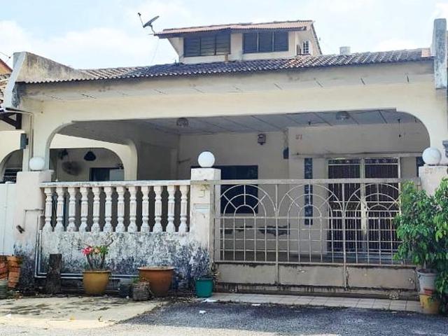 Terraced House for sale in Malaka
