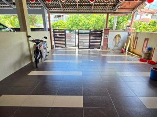 Terraced House for sale in Malaka