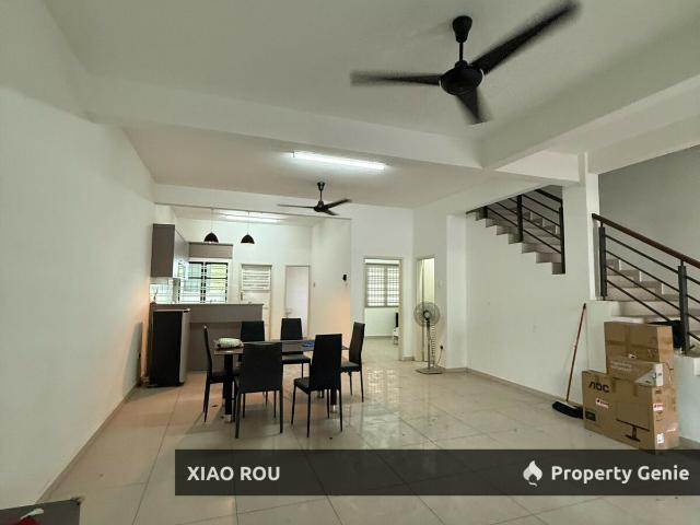 Terraced House for sale in Malaka