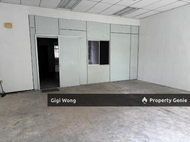 Shop for rent in Malaka