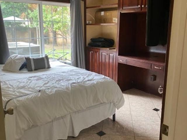 Room for rent in Granada Hills North Neighborhood Council District, Canoga Park