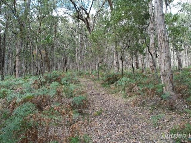 Cottage for sale in Hotspur, Victoria