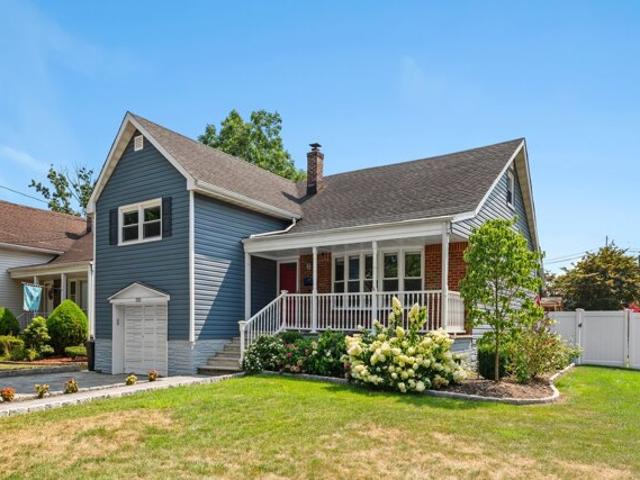 House for sale in Hasbrouck Heights