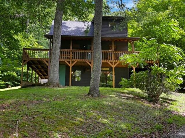 House for sale in Hayesville