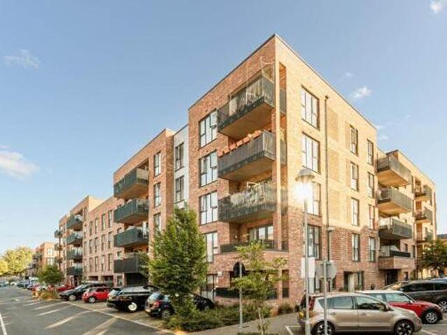 House for sale in Brentford End, Greater London