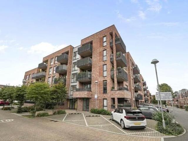 House for sale in Brentford End, Greater London