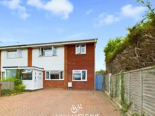House for sale in Mold