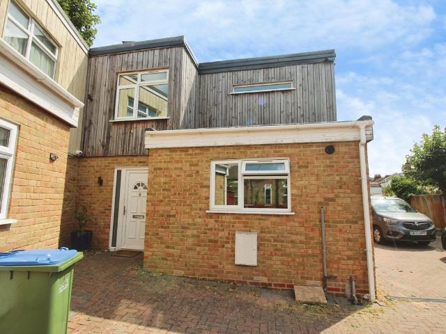 Apartment for rent in Abbey Wood, Greater London