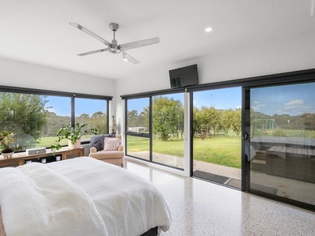 Cottage for sale in Seymour, Victoria