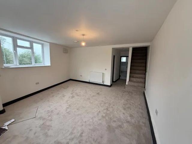 House for rent in Pont-henri, Wales