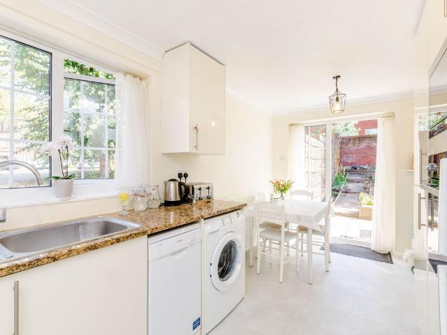 Apartment for rent in London Borough of Hillingdon, Greater London