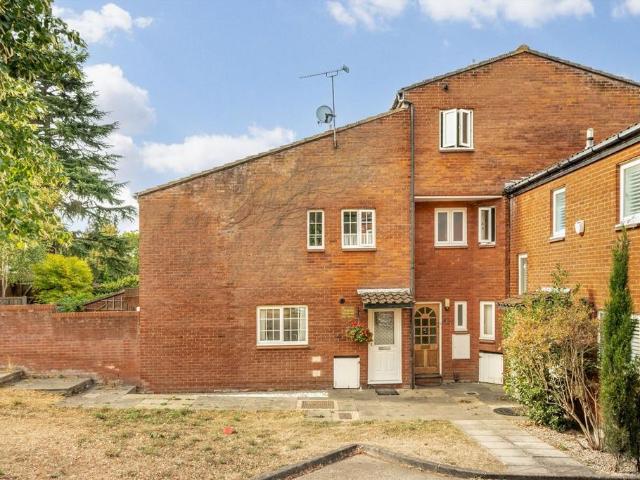 House for rent in Northwood, Greater London