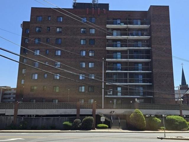 Condo for sale in Arlington