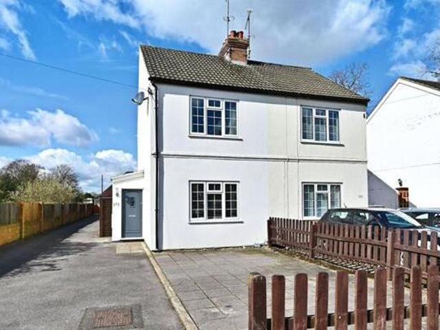House for sale in Heol-las, Surrey