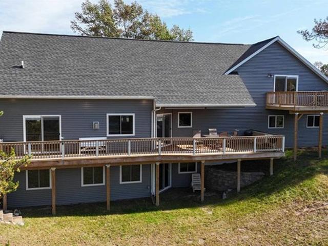House for sale in Keshena / Kesīqnæh, Town of Menominee