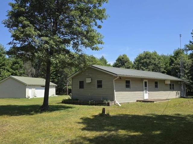 House for sale in Juneau, Wisconsin