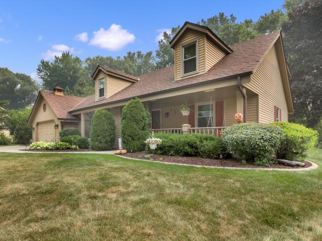 House for sale in Pewaukee, Wisconsin