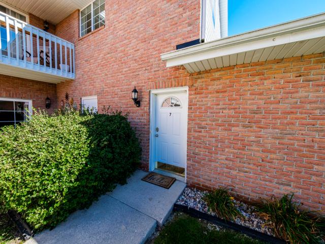 Condo for sale in City of Pewaukee, Waukesha County