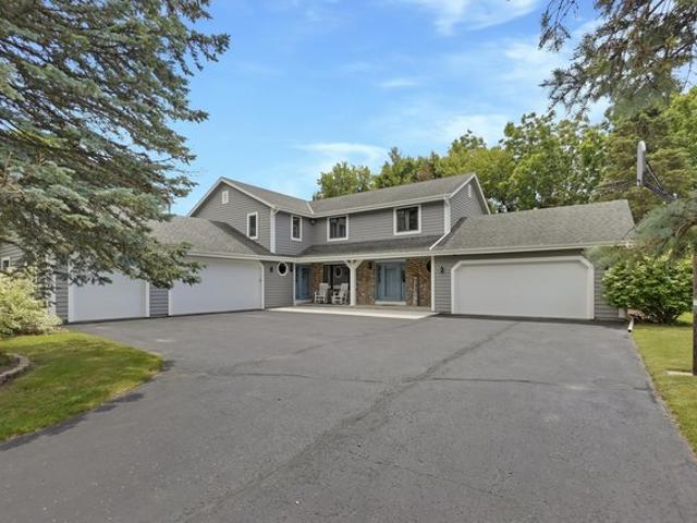 House for sale in Pewaukee, Wisconsin