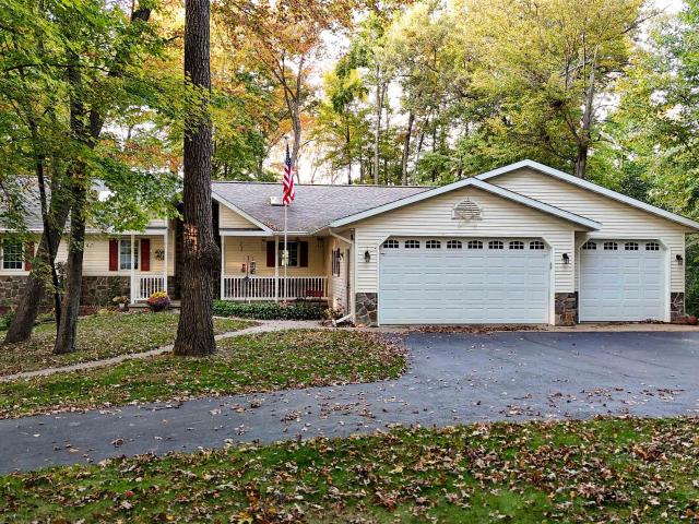 House for sale in Town of Farmington, Waupaca County