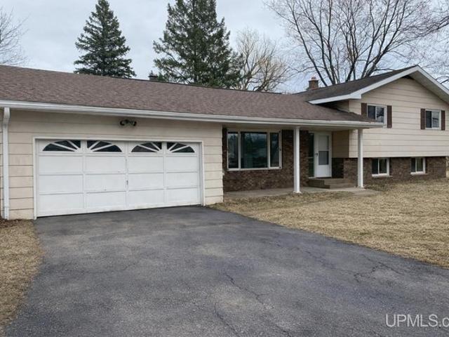 House for sale in Iron Mountain, Michigan