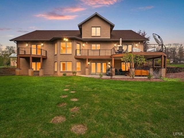 House for sale in Iron Mountain, Michigan