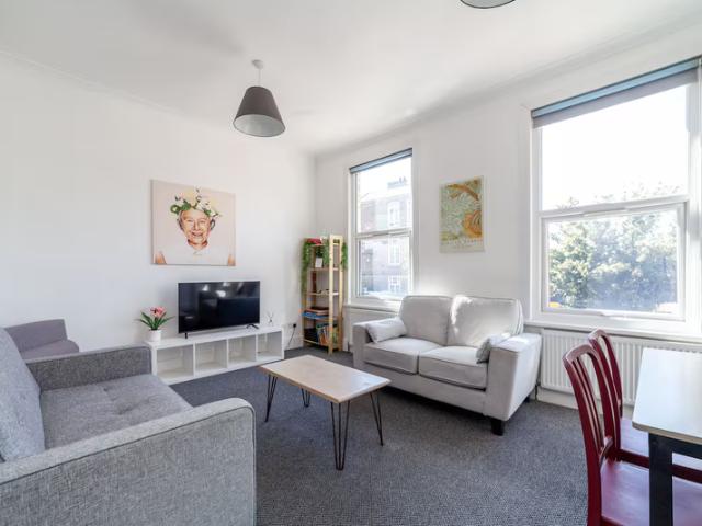 Apartment for rent in Brownswood Park, Stoke Newington