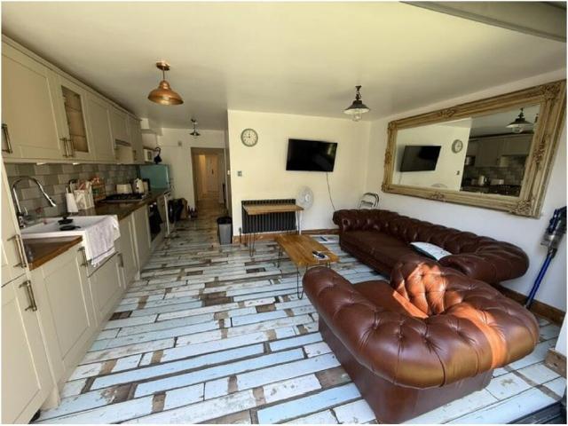 House for rent in Brownswood Park, Stoke Newington