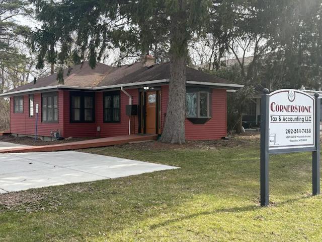 Commercial for sale in Okauchee, Wisconsin
