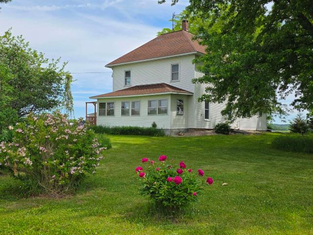 House for sale in Juneau, Wisconsin