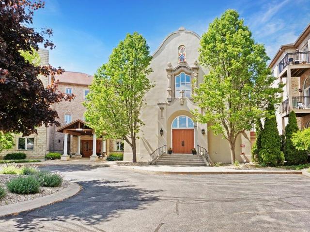 Condo for sale in Okauchee, Wisconsin
